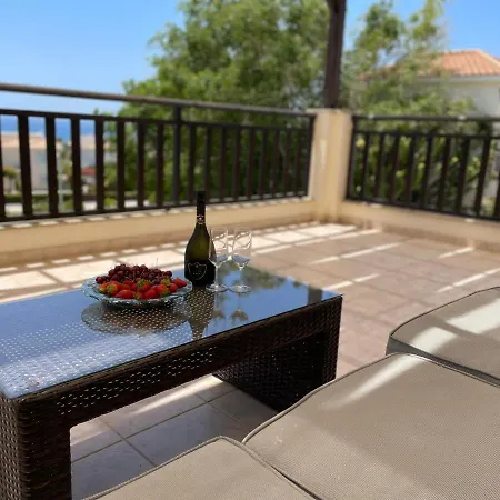 Denis, Marine Drive, Coral Bay Вилла *