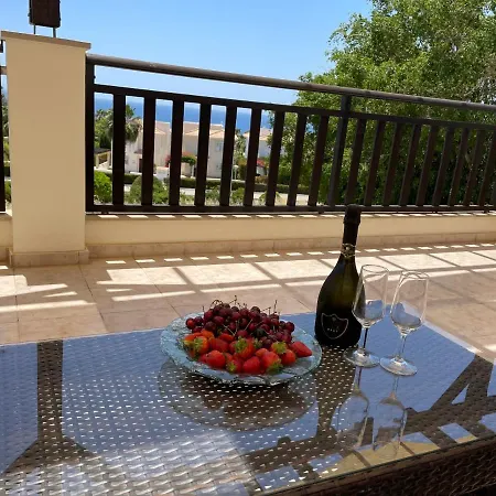 Denis, Marine Drive, Coral Bay Вилла