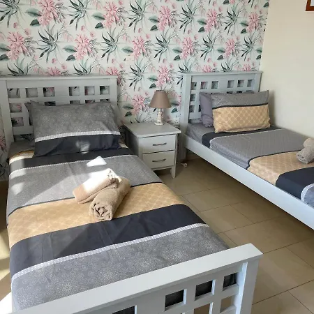 Denis, Marine Drive, Coral Bay Вилла *