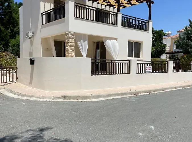 Denis, Marine Drive, Coral Bay