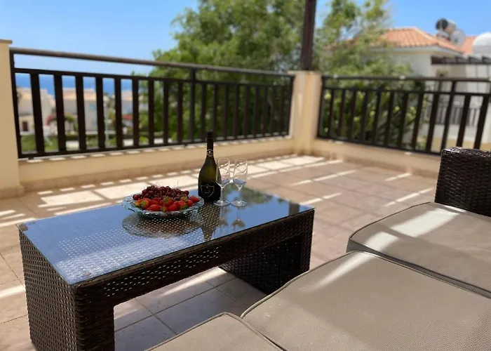 Denis, Marine Drive, Coral Bay Villa *