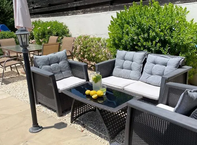 Denis, Marine Drive, Coral Bay