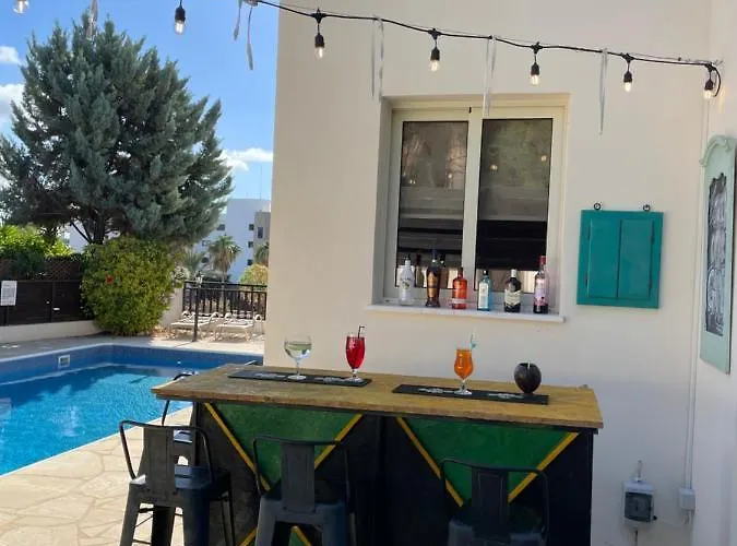 Villa Denis, Marine Drive, Coral Bay