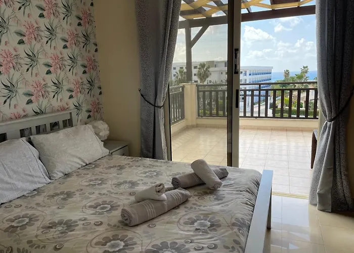 Denis, Marine Drive, Coral Bay Peyia