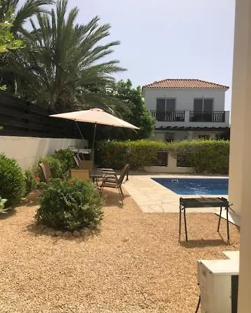 Βίλα Denis, Marine Drive, Coral Bay