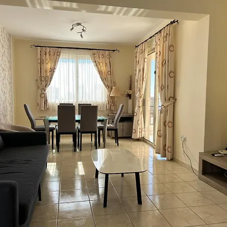 Denis, Marine Drive, Coral Bay Vila *