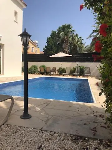 Denis, Marine Drive, Coral Bay فيلة