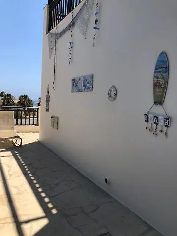 Denis, Marine Drive, Coral Bay بييا