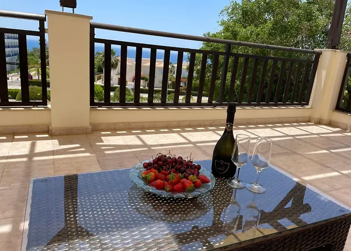 Denis, Marine Drive, Coral Bay Villa