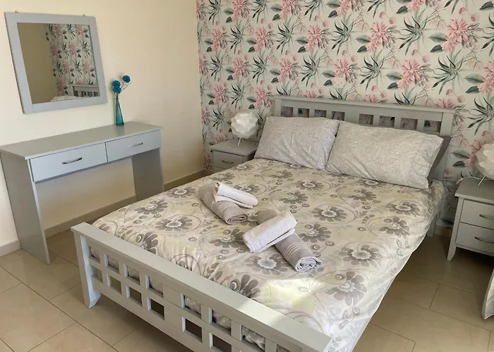 Denis, Marine Drive, Coral Bay Vila Pegeia