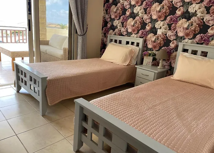 فيلة Denis, Marine Drive, Coral Bay