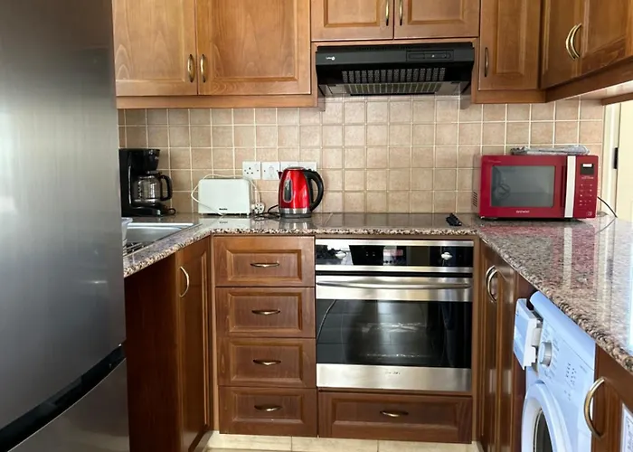 Vila Denis, Marine Drive, Coral Bay