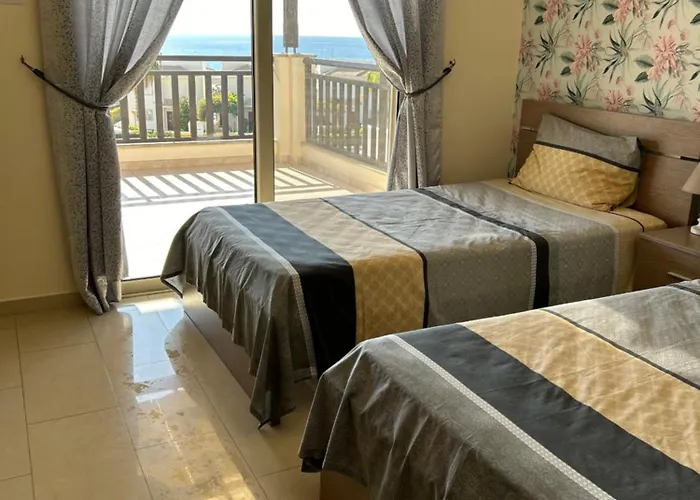 Denis, Marine Drive, Coral Bay Villa *